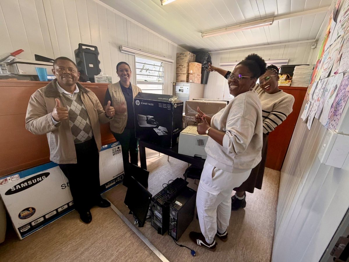 UNFPASA's tweet photo. Huge shout out to our incredible team🤝 
We recently donated equipment to two incredible organizations making a massive impact: 

Schola Amoris School: supporting their mission to provide specialized care and education. 

Lawyers Against Abuse:  aiding their critical work in providing legal and psychosocial support to victims of gender-based violence. @LawyersVAbuse 

Thank you for the vital work you do for our community! 🧡