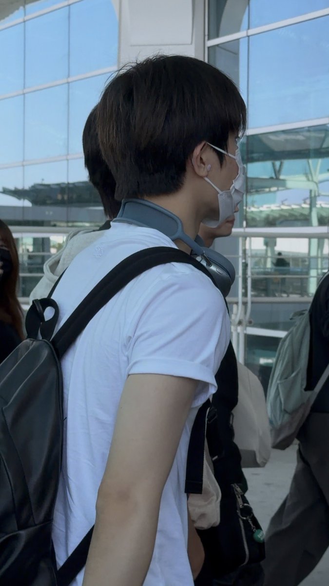 Meikko000's tweet photo. 260529 ICN
트레저 정환

🎧💙
#소정환 #SOJUNGHWAN 
#트레저 #TREASURE https://t.co/Or8uApZ1Pn
