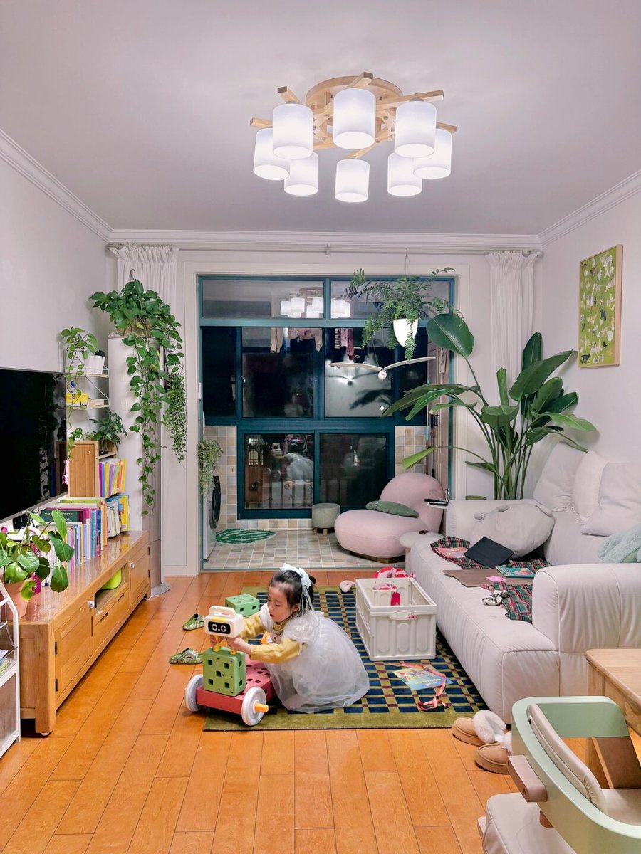 DrBathla's tweet photo. [Toddler + parent = 10 mins of silly dance, messy snacks, and heart-melting giggles! Simple moments make the best memories  #亲子互动 #FamilyFun]， https://t.co/i4kSx382Ys