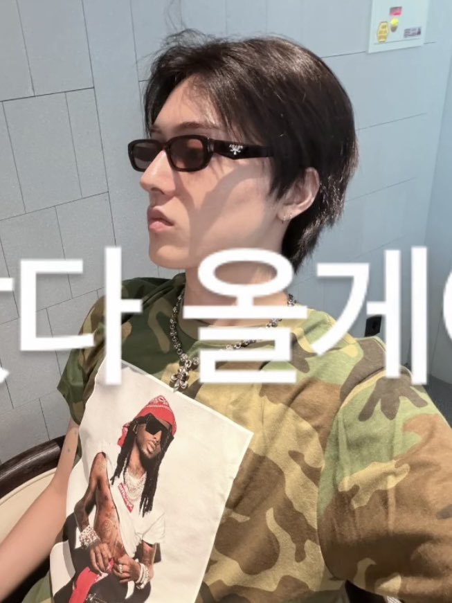 dxntcopymyID's tweet photo. อร๊ากกกกกกกกกกก สุดหล่อตัดผมอีกแล้ว แถมยังกลับมาผมตรงอีก ฮืออออออหล่อมาก😭🤯 https://t.co/mBmxDz8Xm4