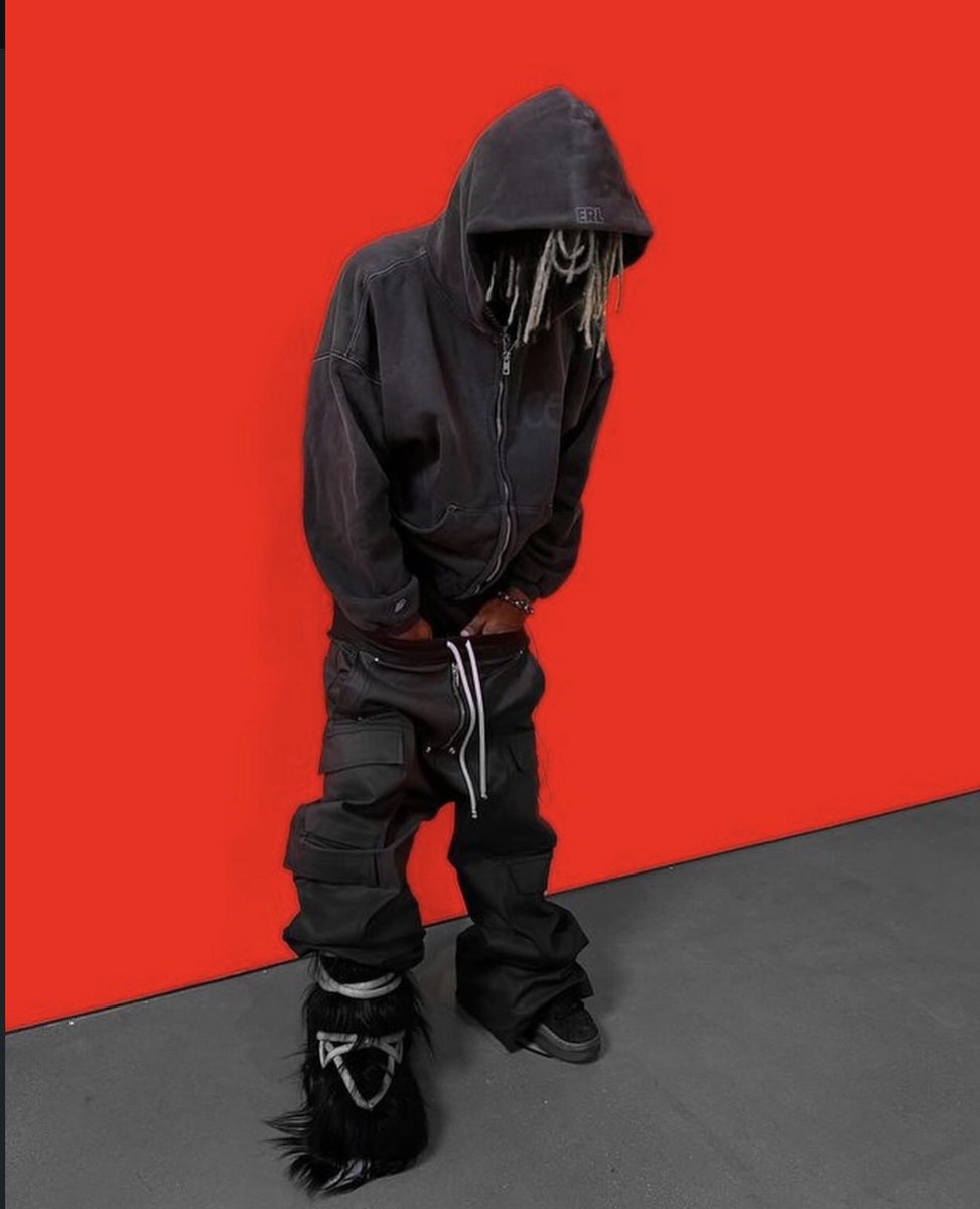 diddyaahblud's tweet photo. @DodoFits I’m crine no the fuck it ain’t😭 https://t.co/5UqQTvX5N5