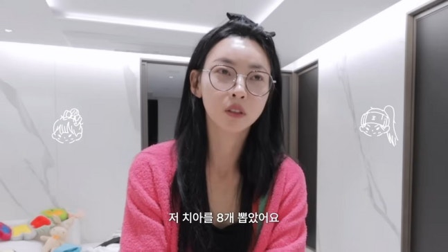 pannatic's tweet photo. Kim Mingee reveals her cosmetic procedure journey

"I haven't had any plastic surgery at all ... I got braces twice, veneer, nose and chin filler, and Botox for my chin"

🔗https://t.co/f7Sm7HHpFg https://t.co/MbjBO6zqxE