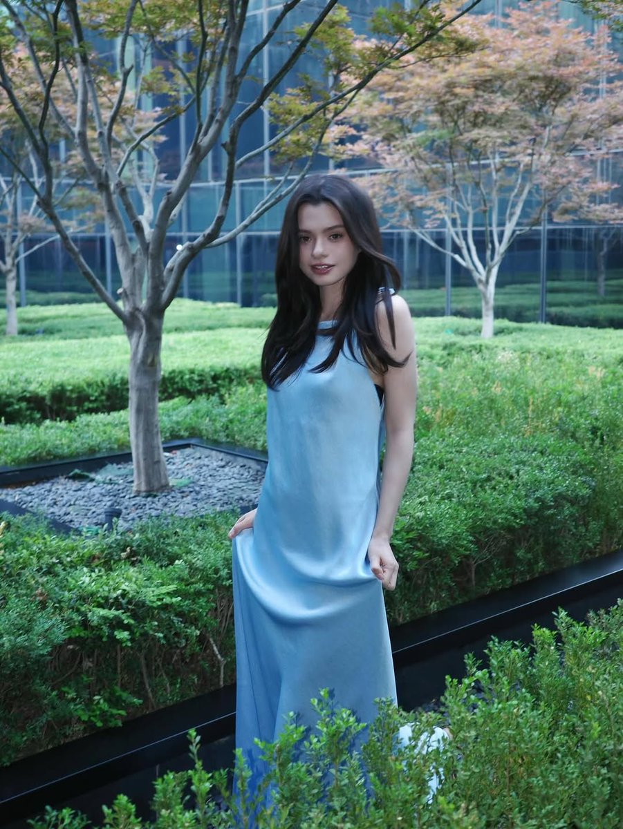 bazaarthailand's tweet photo. เบ็คกี้ รีเบคก้า กับลุคสวยโดดเด่นกลางกรุงปักกิ่ง ในลุคจาก Polo Ralph Lauren ก่อนร่วมงาน Ralph Lauren Polo Cup

https://t.co/Tjl6qmpLN4

#beckysangels‌ 
#BeckyArmstrong‌ 
#BAZAARThailand https://t.co/6d2ogoLFFg