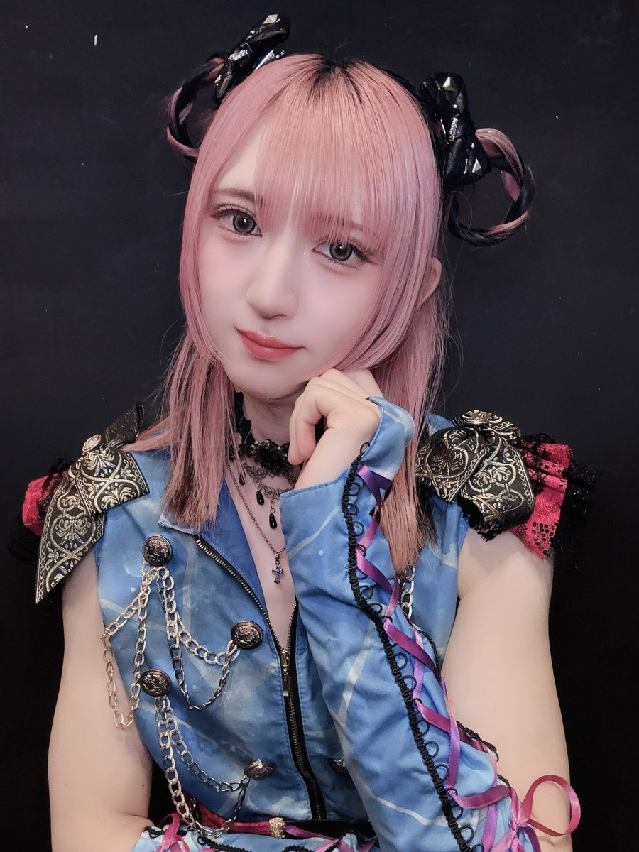 Seira tweet media