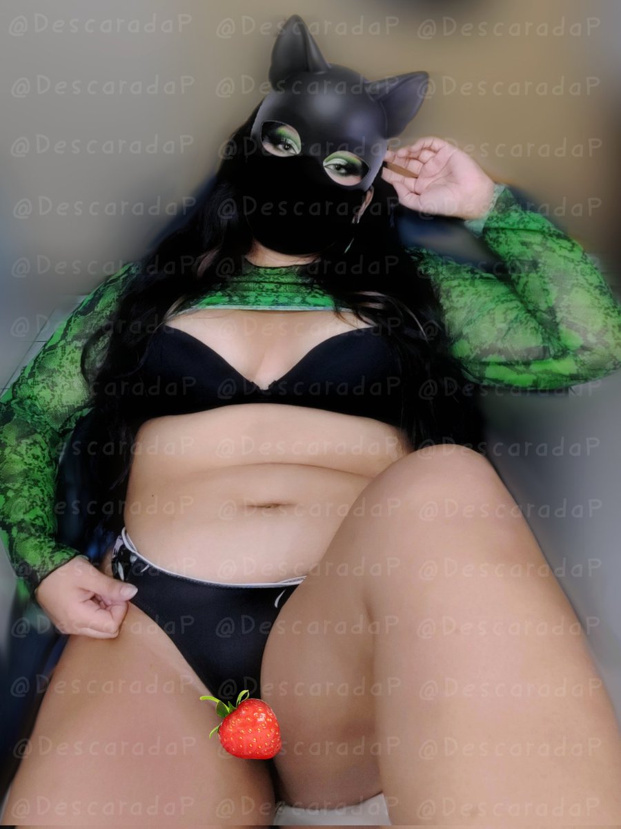 DescaradaP's tweet photo. Y si abro mi página azul con lencería sexy (no tan explícita, cosola) se suscribirian o me dejarían abajo? 
#EsposaPutísima #cornudo #hotwife #putiesposa #caliente #esposainfiel #vidacuckold #swingersmorelia #swingersméxico #sw #swinger #morelia #lencería #only #onlyfans https://t.co/2xneLN2yhr