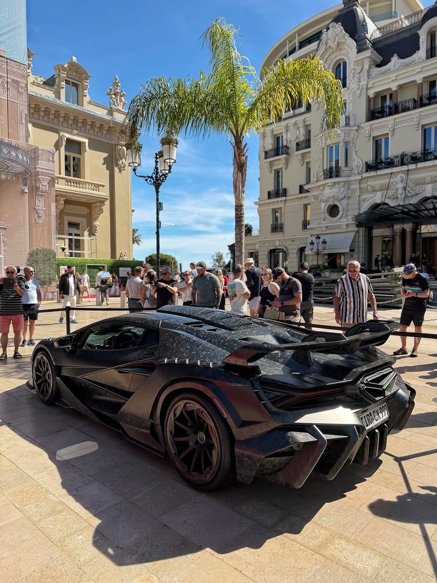 TheAutoHub's tweet photo. MANSORY Lamborghini Revuelto with forged carbon https://t.co/al1pUtmUBs