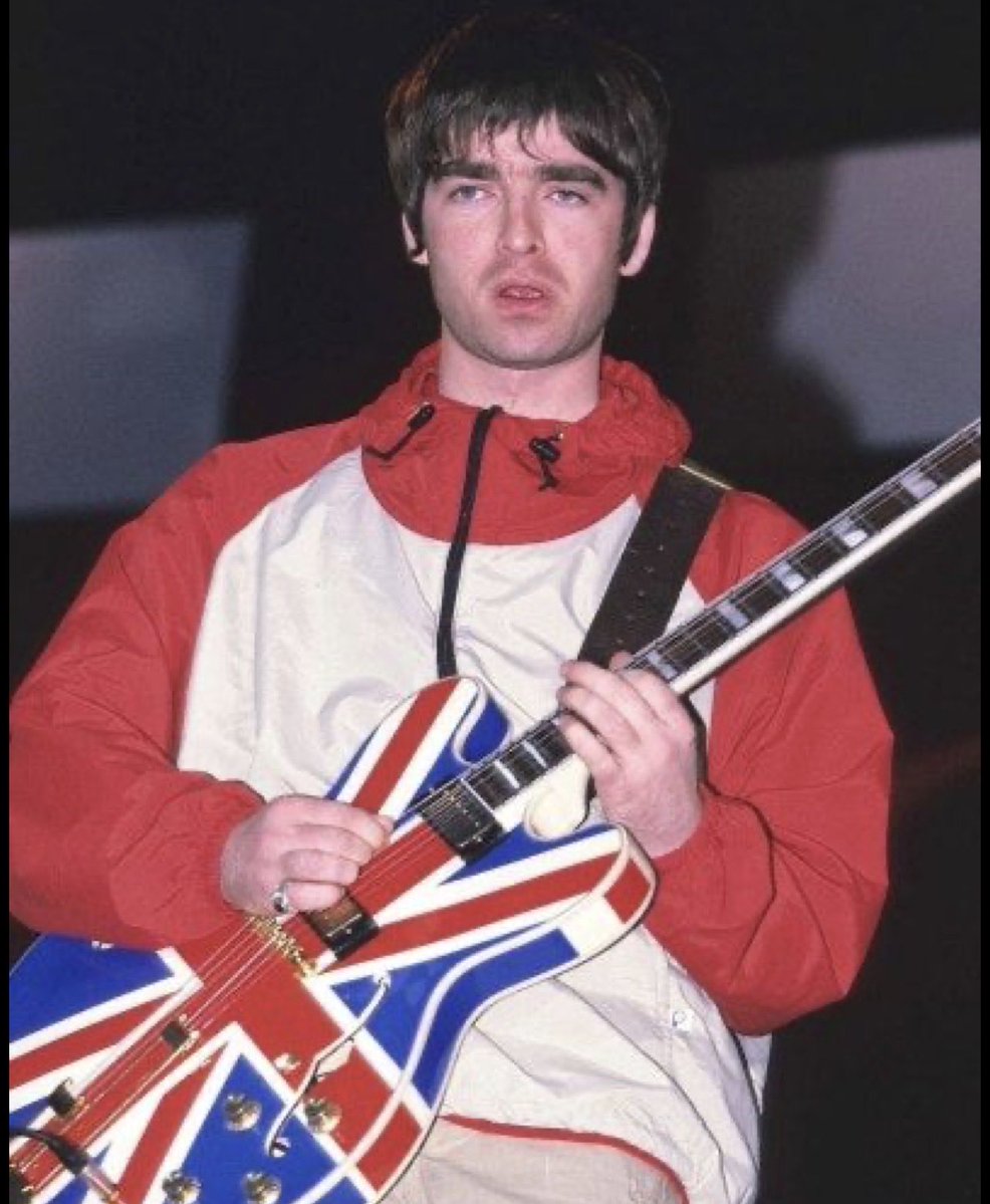 TweetTweet71230's tweet photo. Happy birthday Noel @NoelGallagher all your dreams are made https://t.co/jabuEfgkvJ