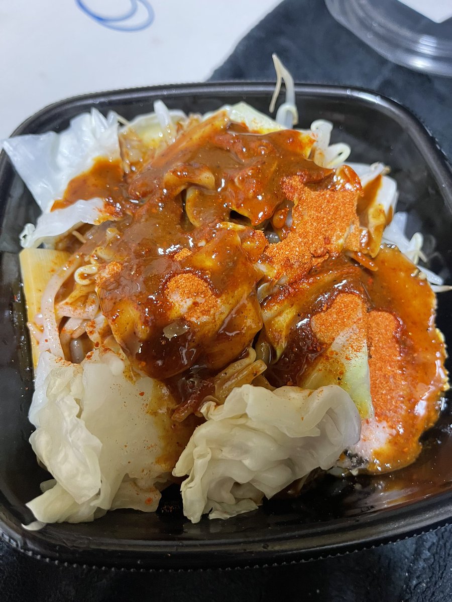 X9qfsYW3ZMij9nr's tweet photo. 今日は
ほっともっとさんへ

辛辛魚混ぜ麺
野菜マシマシ

しっかり粉と
たっぷりスープ

麺も硬めで
なかなかですね

ついでに
今治豚丼の特盛

肉２倍で
玉子絡めて
うんまい

満足
ごちそうさまでした♪ https://t.co/fn53CjPgUR