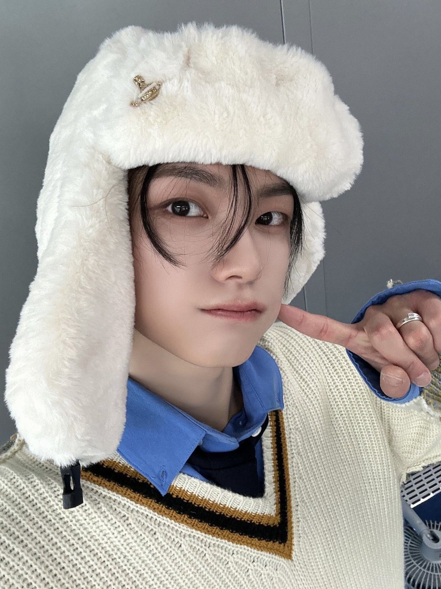 door_444's tweet photo. 𝚃he #𝕝eg𝕒c𝐲𓋜ː𝙷𝙾𝚆ᰍ es lo que yo necesitaba la industria musical y lo he confirmado después de ver con estos ojitos el #ৎ୭·o𝒇·𝔚𔘓m𝕒n𓈒࣪𖥔𝚍e𝚋u𝐭 y escuchar por primera vez #𓊈𝒍o𝕤𝐭でթroo𝑓𓊉𓈒࣪ꪆ𝚖թ𝟹, es que ellas son increíbles.

𝒔uթer⭒𝕤𝐭α𝕣 ⚝ ݁˖ִ༄ 𝑘ae𝚑𝕚 https://t.co/yawtDMPH3j