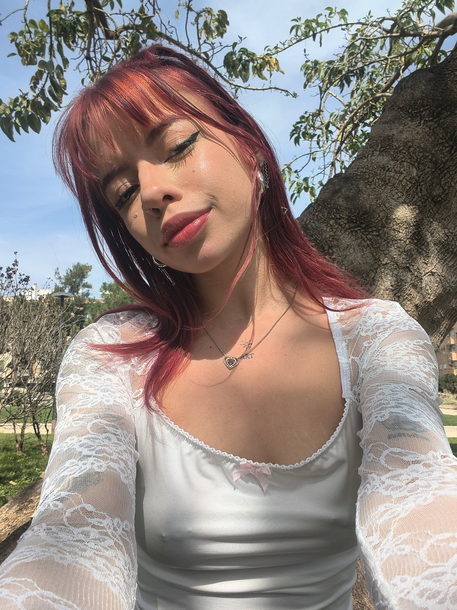 Emma Rose tweet media
