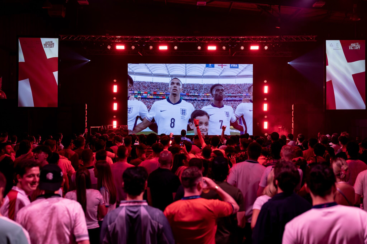 CnfGuides's tweet photo. ⚽ 5 World Cup fanzones to book before football fever hits ⚽

Planning where to watch the World Cup in Manchester? Here are five football fanparks for big crowds and big atmosphere

https://t.co/wbi8hTdgmE

#AOArena https://t.co/DzKkzvXXhZ