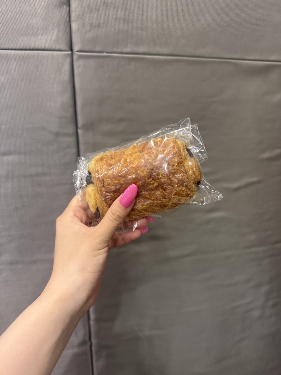 01__0k_mm's tweet photo. 本日はバンド合わせ!!!
#ぎりぎりバンド の皆様から差し入れで美味しいパンをいただきましたっ!!!!🥐
ありがとうございます!!!
セットもどんどんと揃っていき、
本番へのワクワクが止まりませんッッ

#ぎりぎり2026
#神経衰弱ぎりぎりの女たち https://t.co/Jv1bEx3eNS