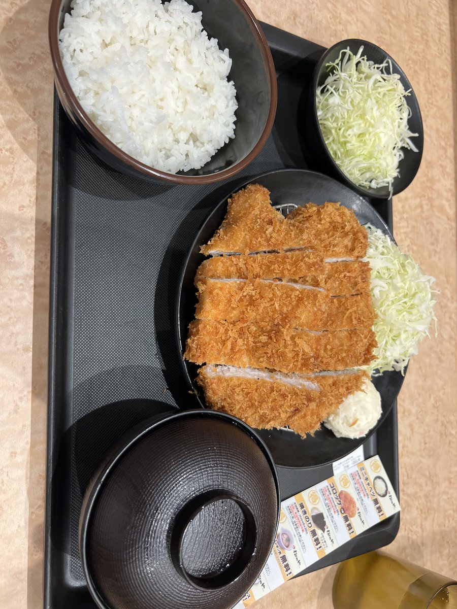 KEN03992232's tweet photo. お昼です https://t.co/6Hpo1T9LZP