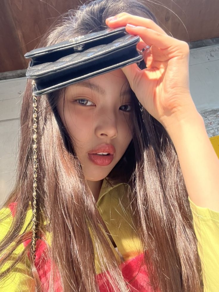 𝚍 tweet media