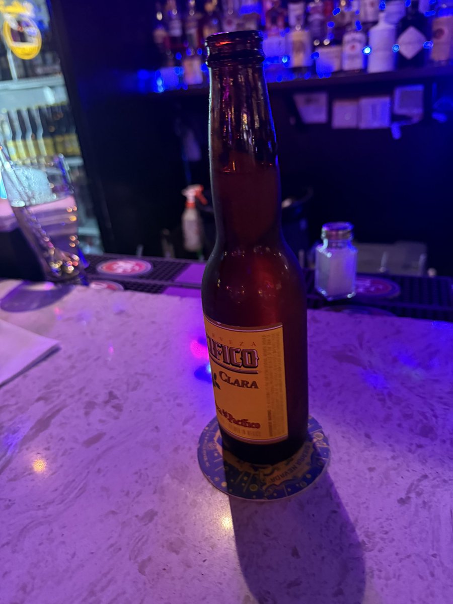 GasleafTCG's tweet photo. I told the bar tender I was good, but since I’m carrying karaoke night she just ran it. https://t.co/RcwY8JJBtf