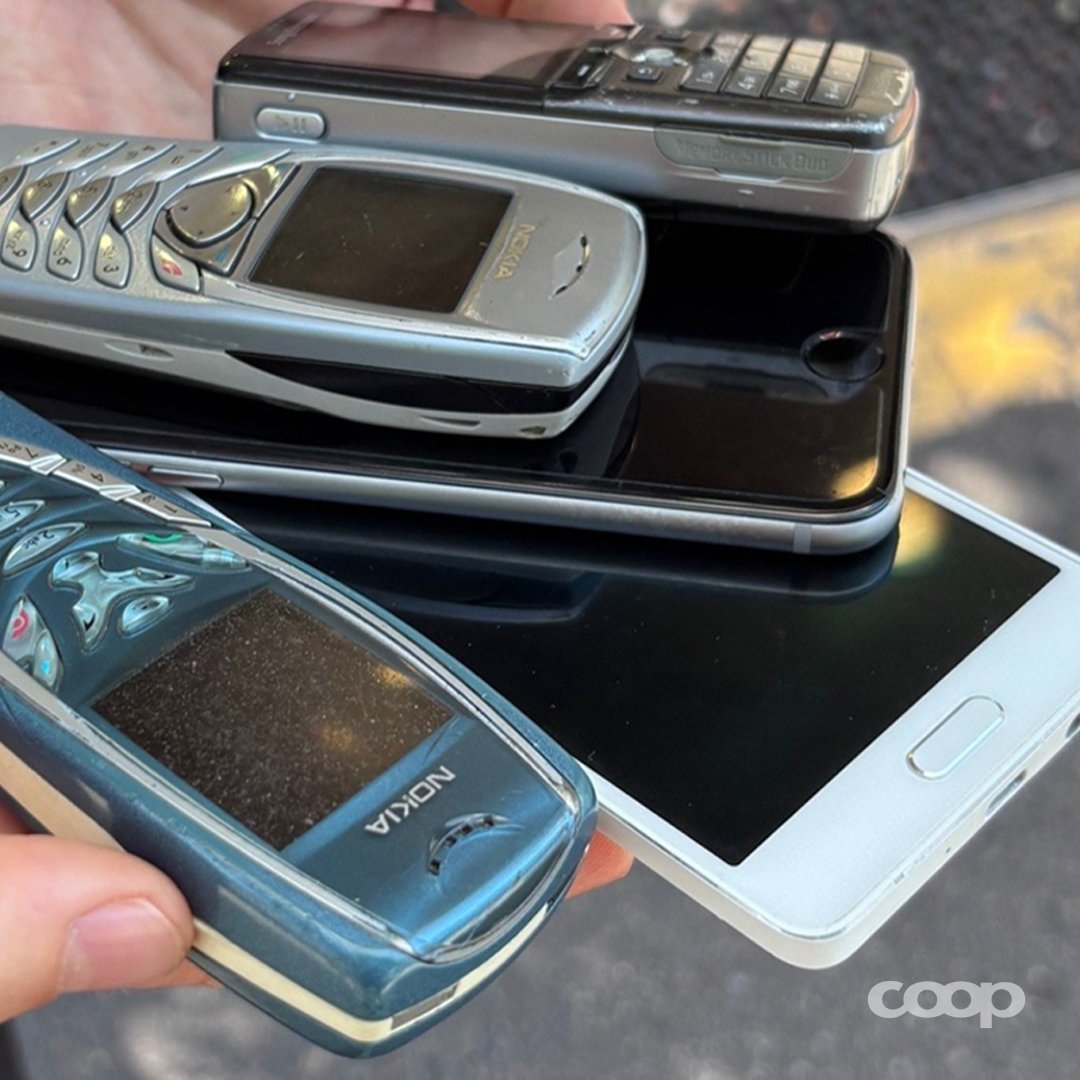 coop_ch's tweet photo. Mit altem Handy Gutes bewirken: Zum #TagDerGutenTat sammelt Interdiscount bis zum 30. Mai in allen Verkaufsstellen Handys. So kommen wertvolle Ressourcen zurück in den Kreislauf, und der Erlös unterstützt gemeinsam mit dem Schweizerischen Roten Kreuz armutsbetroffene Familien. https://t.co/bb3dfR44GM
