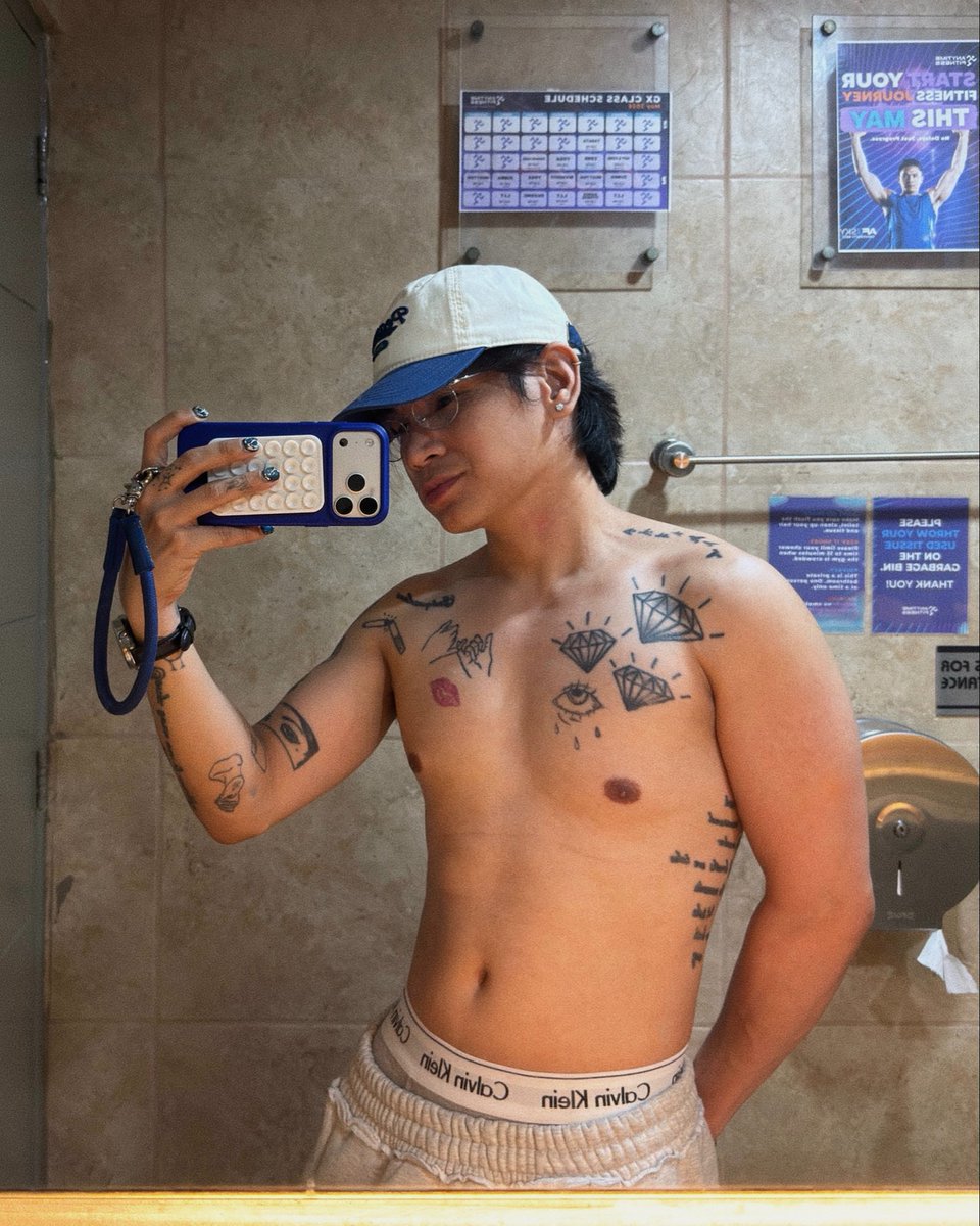 kimpoysoliman's tweet photo. gym shower thingz✨ https://t.co/29qLzxEz3t