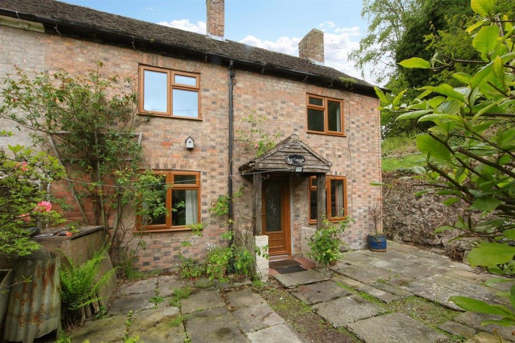 Tempertons1's tweet photo. New to the market
Southall, Dawley                                                                                        OIRO £180,000
A 3 🛌 semi-detached cottage in need of refurbishment. For full details click here>>https://t.co/lnQZTtsepy
To view call  01952 812519 https://t.co/fDyC8wNAsw