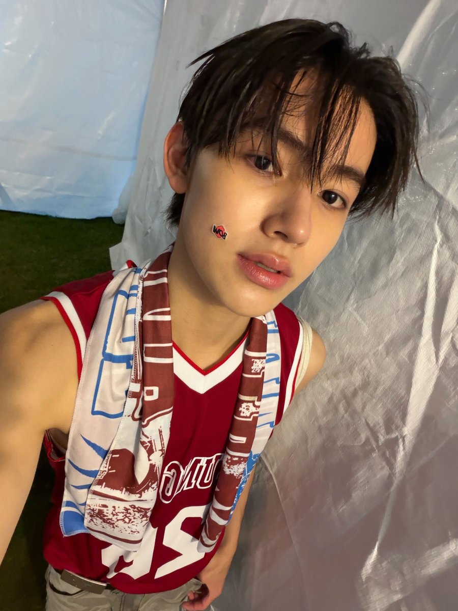 eshfiles's tweet photo. #SEONGHYEON #성현 https://t.co/NdRBIKmg7t
