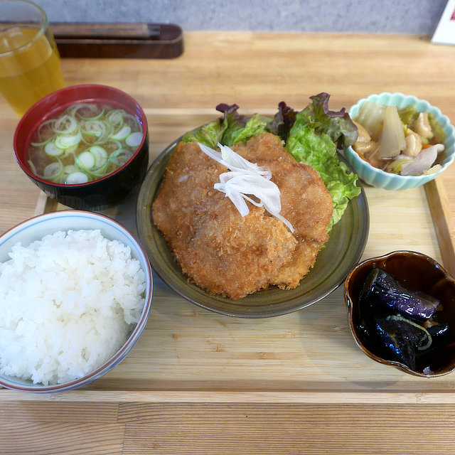 hashida_men's tweet photo. ハシダ・メン　プチ日記【カフェ OKATTE（ママ手製タレ 豚ヘレタレカツ定食）＠東成区】

https://t.co/sQvI6qGR8Q https://t.co/B8mwhkARl5
