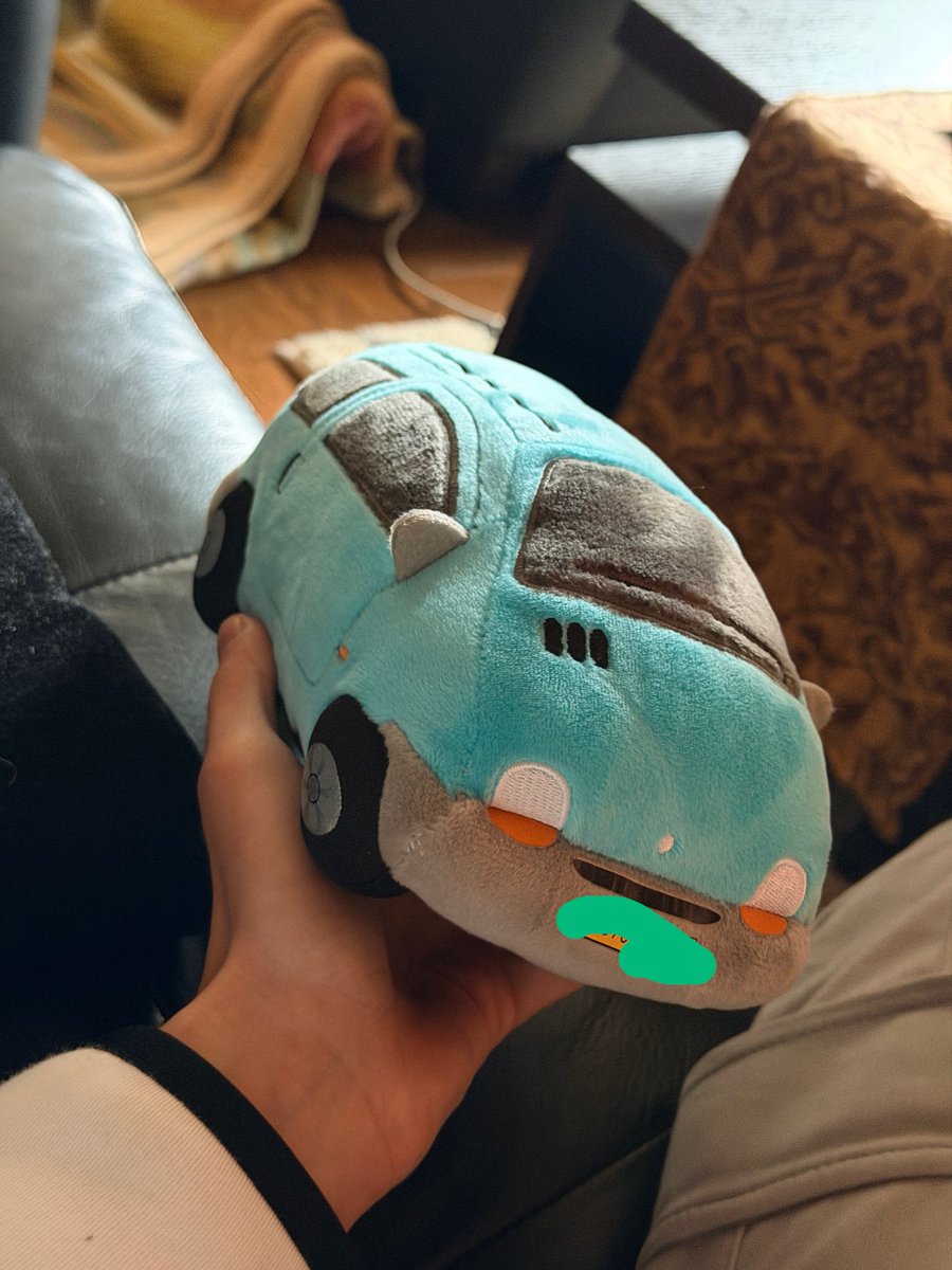 ScyllaWolfron's tweet photo. I visit a friend in Colorado and he has a Gen 1 Renault Twingo plushie ??! https://t.co/CE39vtbbdy