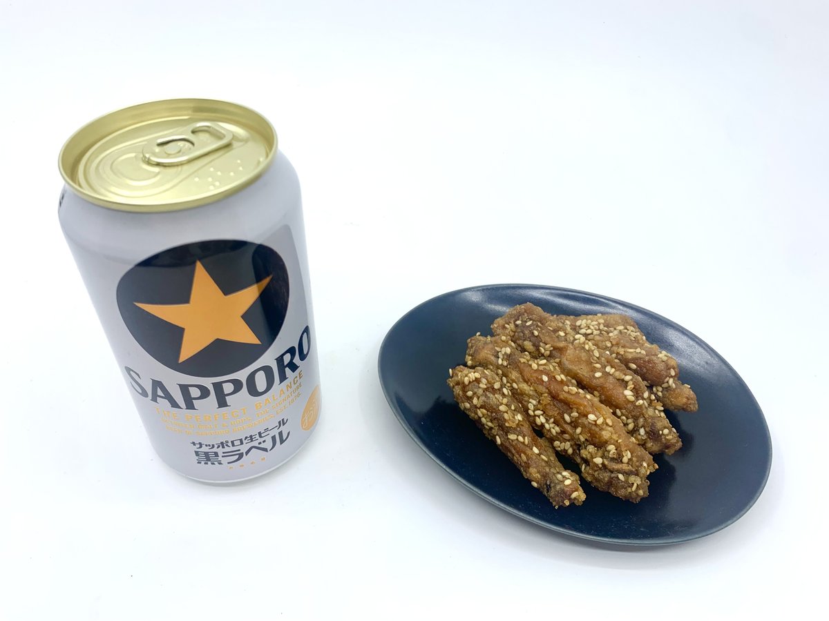 OTOAJITO's tweet photo. MoMoさんのおみやは
"福島屋の手羽先"

『冷たいまま食べられます！
ビールとめっちゃ合うんです』
(MoMoさん)
@MoMothesinger 

#jwave #otoajito #サッポロビール
#サッポロ生ビール黒ラベル #クリスペプラー https://t.co/tH1C7ln7Ha
