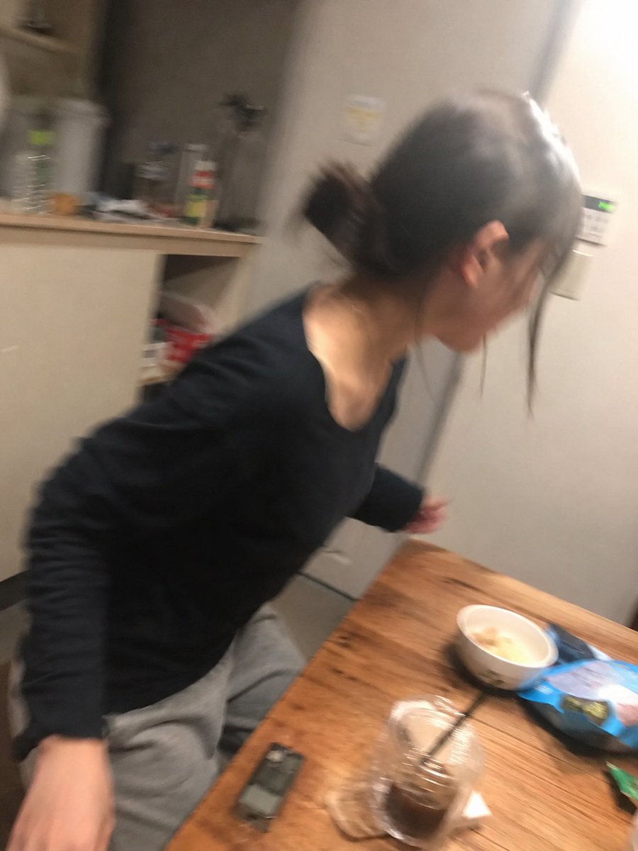 ini__0115's tweet photo. チャッピーの想像するいに。
来たねぇ部屋だな https://t.co/MlzGjMOxdE