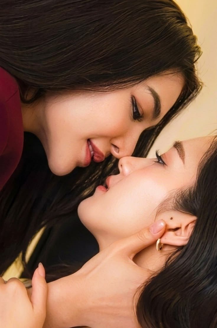 FayeMalisornMex's tweet photo. Cuéntennos ¿cómo se enamoramos de Faye y Atom? 
Que mueven en ustedes 

#FayeAtomEnBBVA
@BBVA_Mex https://t.co/J46gIVEP49