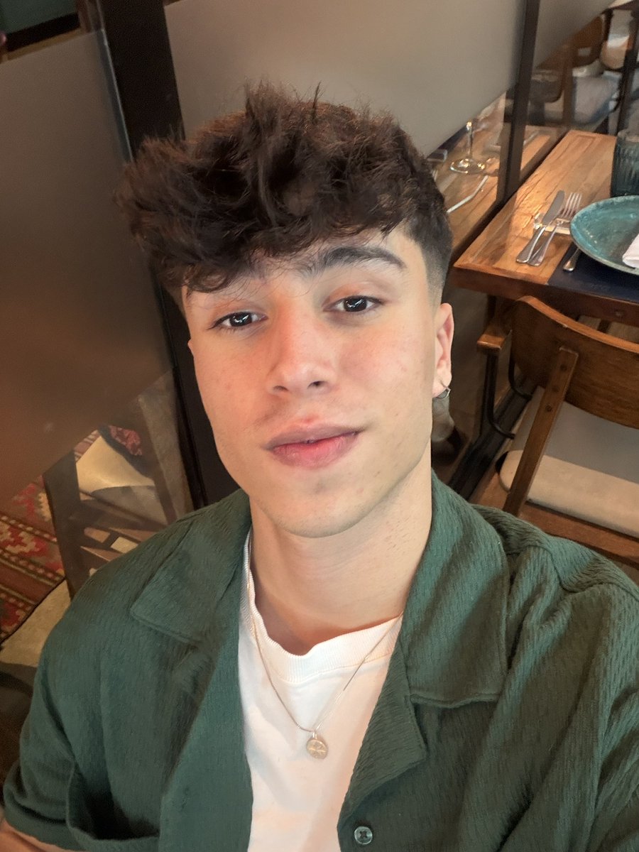 Marcosflyy's tweet photo. Cortei o cabelo gostaram? https://t.co/ahpRZ8UxUI