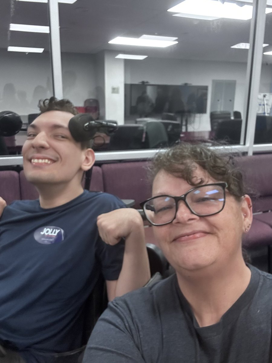 XjoyX's tweet photo. @davidjollyfl I really appreciate that when you say about people practicing their religion, you include the non religious. Thank you 🙏🏻 
I attended a town hall tonight in Orlando. It was a pleasure meeting you, the future Governor of Florida. 
And @JoseJavierJJR 
And @JJHoImes was a bonus. https://t.co/KUVPON4L0N