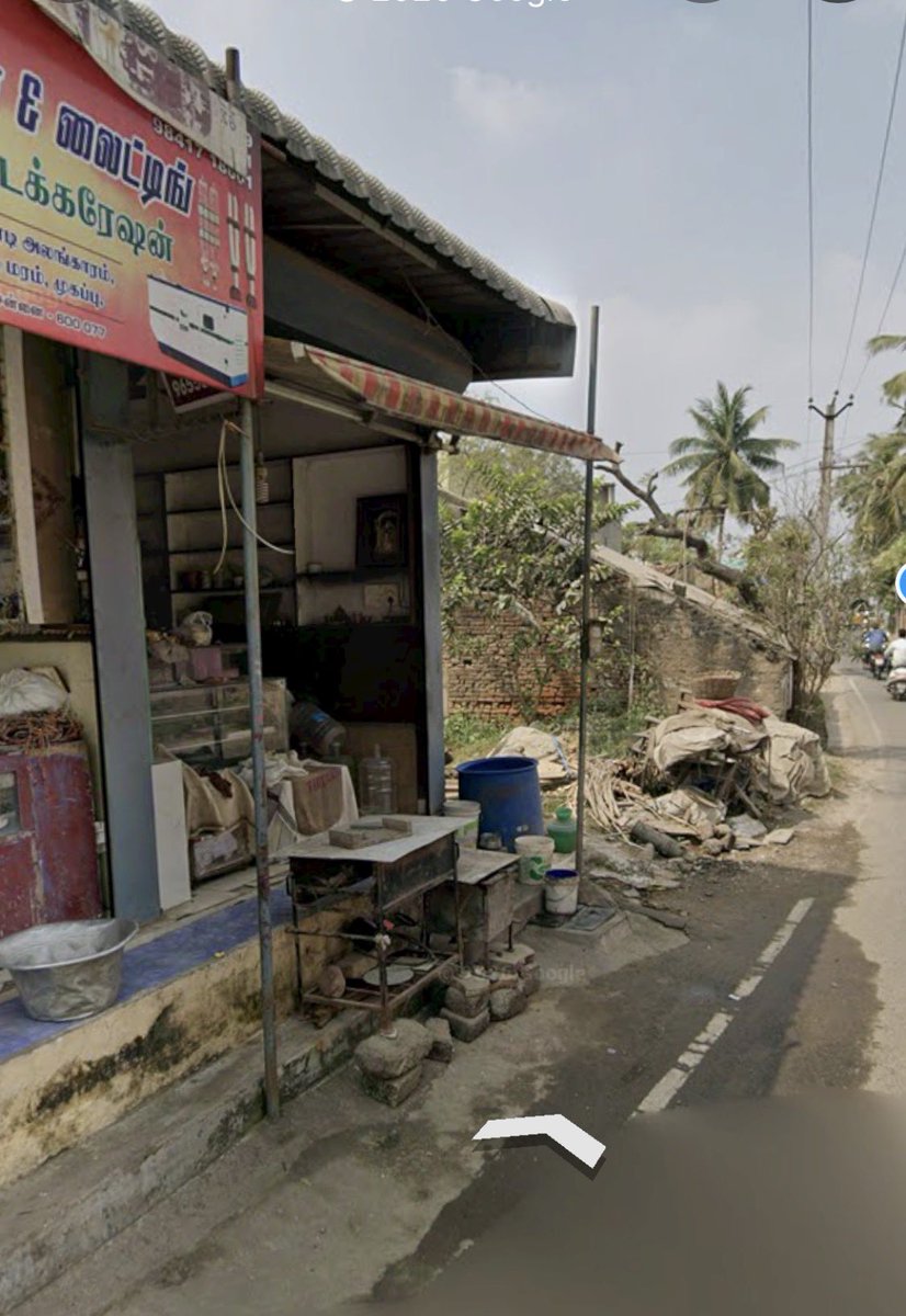 Advocate_B4's tweet photo. @BussyAnand @rhevanth95 MLA Zone11 Ward150 Area 34 many Land, corner of Road &amp; Street, platform all mostly encroached. Now Local Groups &amp; Govt.Officials doing more encroachments

From Ystday it self flag in EBpole &amp; Road
@chennaicorp @sameerangs 
Encroachments is Normal activity? https://t.co/uZwjIeONRM