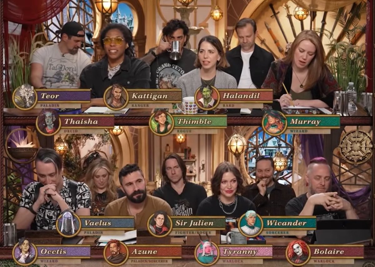 starryclare's tweet photo. When the whole discord server is hanging out in the VC

#criticalrolespoilers https://t.co/KcJz6eJIuA