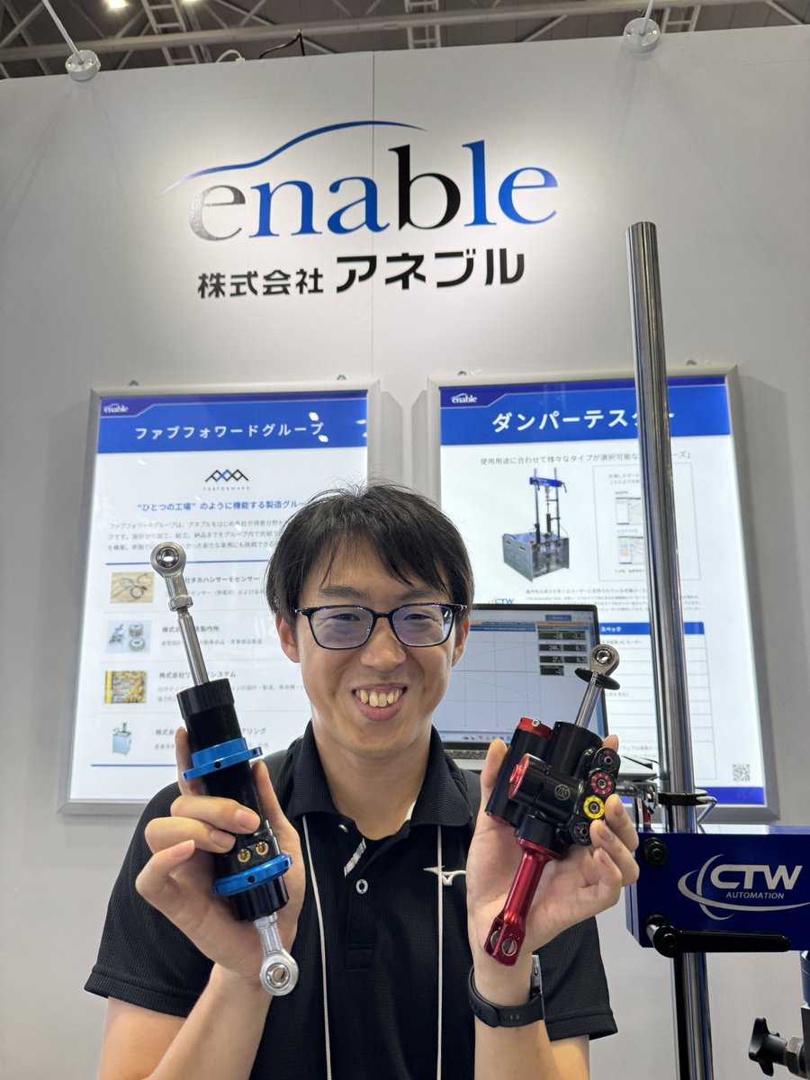 enable_dream's tweet photo. 今では、展示会でしか見る事が出来なくなってしまった　SF用6Wayダンパー。
ダンパーテスターとともに展示してます。

フォーミュラのタイヤが18インチになるとまた、このような需要が増えてくると予想しています。
フォーミュラEでは、現役で使用されている技術です。

#人とくるまのテクノロジー展2026