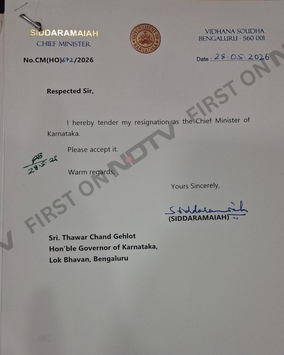 ndtv's tweet photo. #FirstOnNDTV | Siddaramaiah's resignation formally accepted by Karnataka Governor Thawar Chand Gehlot https://t.co/Vxsi7P4qnd
