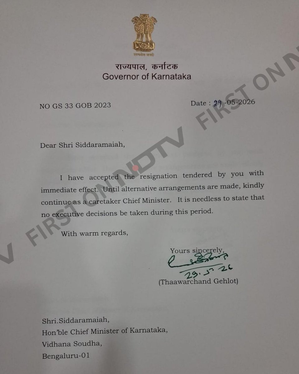 ndtv's tweet photo. #FirstOnNDTV | Siddaramaiah's resignation formally accepted by Karnataka Governor Thawar Chand Gehlot https://t.co/Vxsi7P4qnd