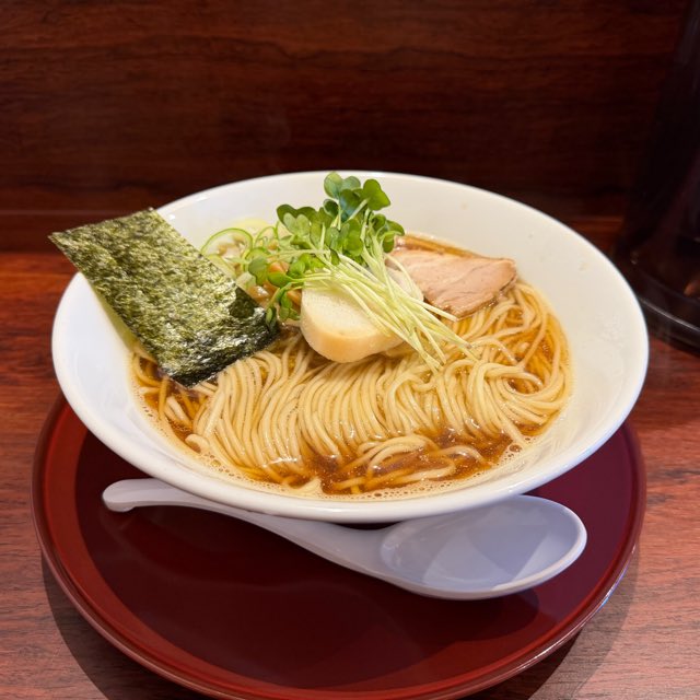 nbeluga's tweet photo. at 中華そば 麺や あさひや #毎日がラーメン https://t.co/yAxx0l3Jgh  美味いマジ！ https://t.co/gs42hlU2ue