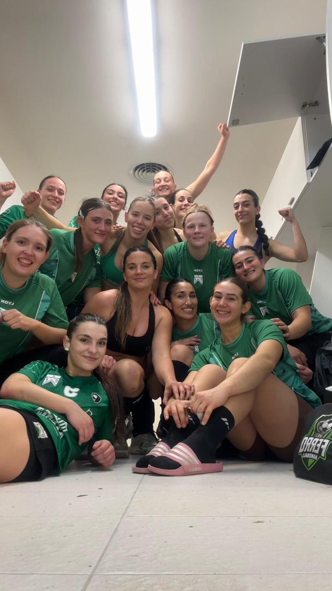 FerroOficial's tweet photo. ⛹🏻‍♂️🇳🇬 ¡LAS SUPERPODEROSAS SIGUEN GANANDO!

🐎 Las chicas de Ferro Handball vencieron 29 a 27 a Mariano Acosta por la fecha 12 del torneo.

😉💪🏼 ¿La goleadora? Flor Ponce de León con 9 tantos.

🔜 El próximo partido será el sábado a las 18 🆚 Lanús. https://t.co/rrEjWQKnfP