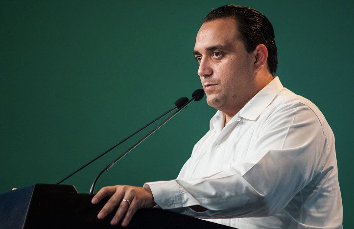 MauricioCollado's tweet photo. Después de años de proceso, un juez federal absolvió a Roberto Borge  del delito de delincuencia organizada.
Que esta resolución sea el inicio de mejores tiempos. Un abrazo y mis mejores deseos para mi amigo #BetoBorge Continuará enfrentando su proceso bajo prisión domiciliaria. https://t.co/zbYEtVrKpr