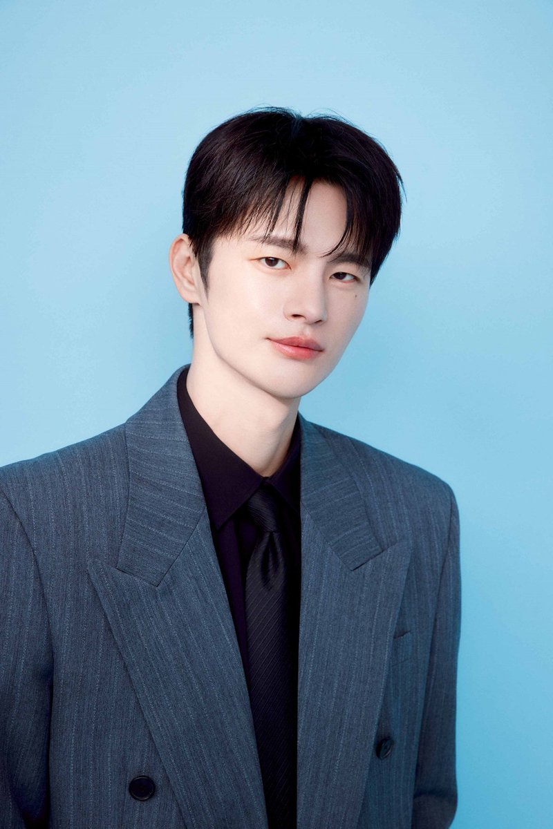 sig_archive's tweet photo. 프라임비디오 내일도출근 인터뷰 https://t.co/WCQQWic5Hh