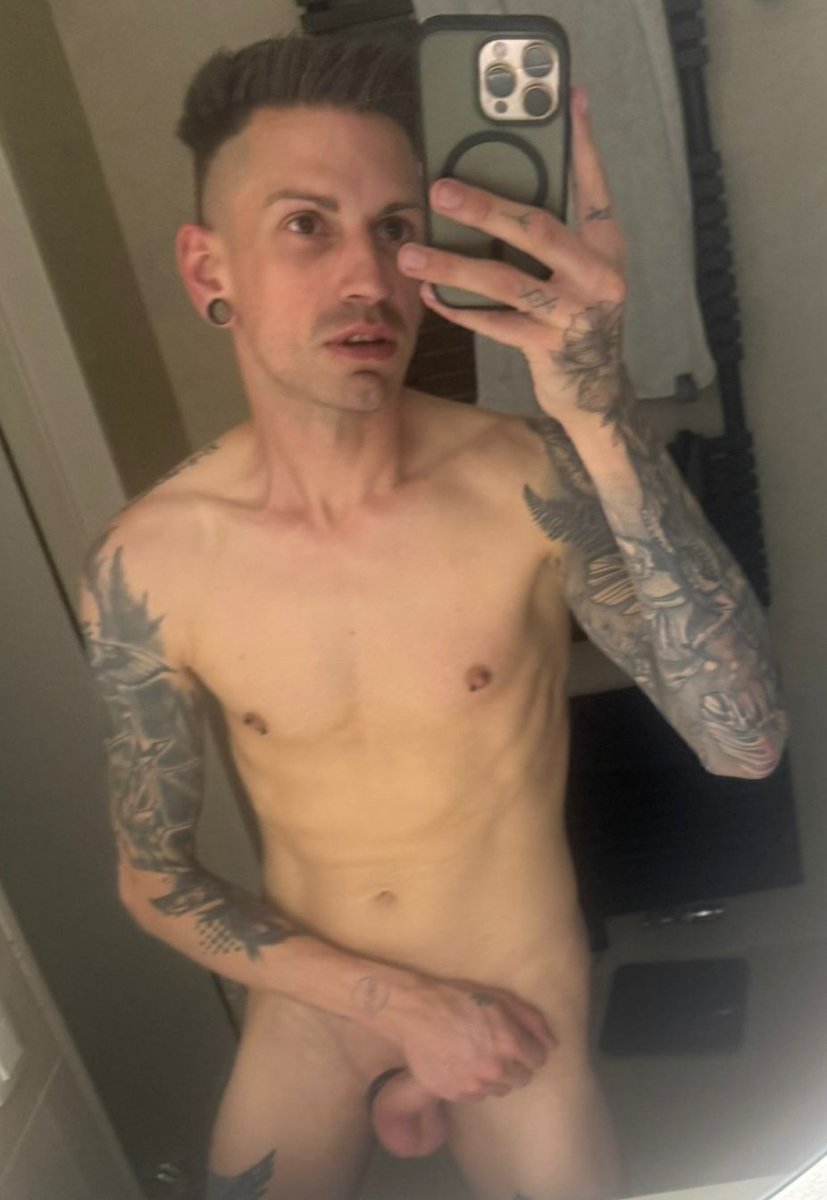 RandyRhine1's tweet photo. I need an dick and ass😍🔥🔥
@DiablexProd @gayfans_eu @PlayFetish https://t.co/ZZj95GvPCc