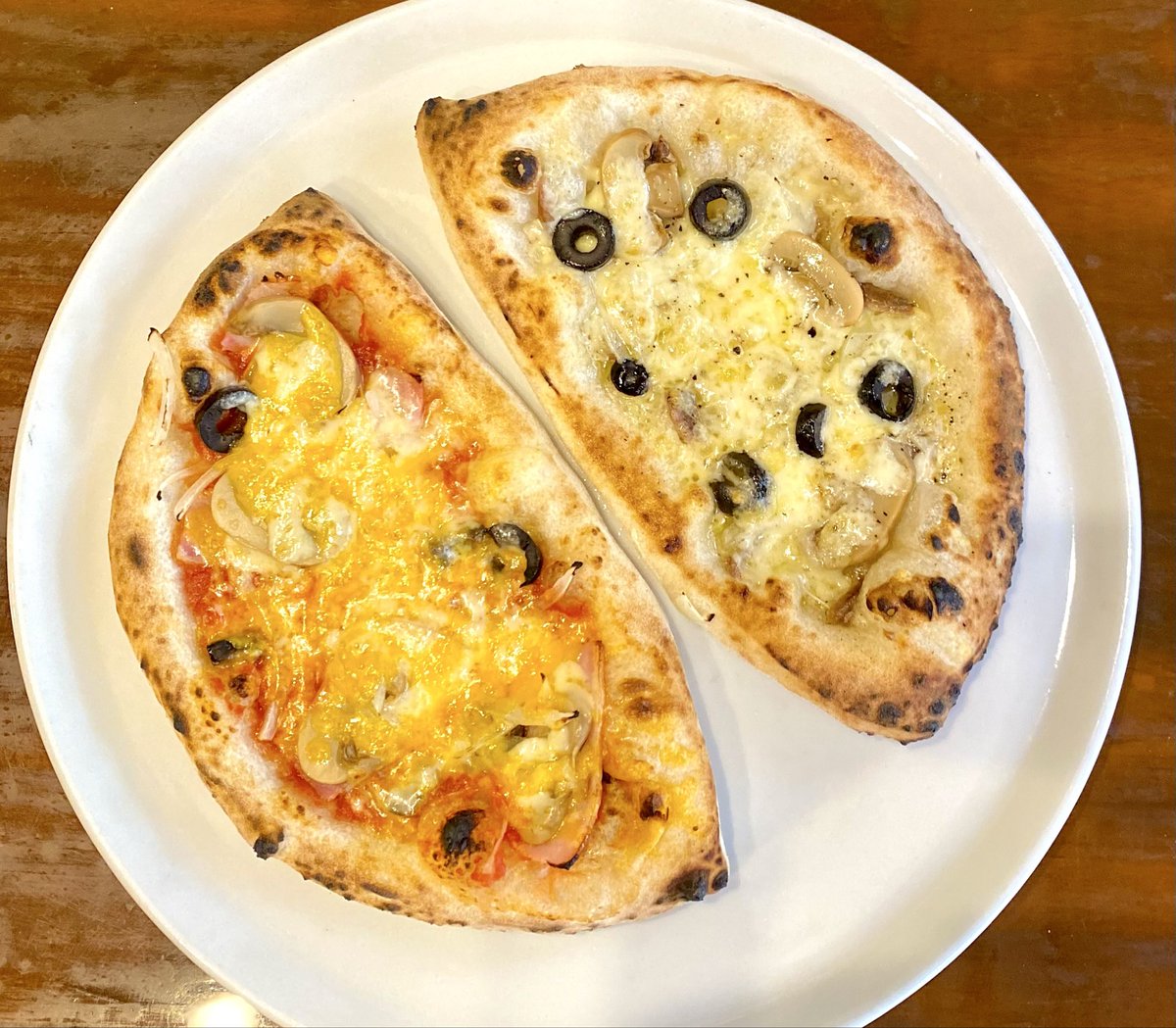 pizzaora1's tweet photo. こんにちは☺️

5月29日(金)本日のランチセットの日替わりミニピザは🍕サラミとアスパラガス

ミニスープはコーンクリームスープです

暑くなってきました
今週末もよろしくお願いいたします https://t.co/tffwUiUYoi