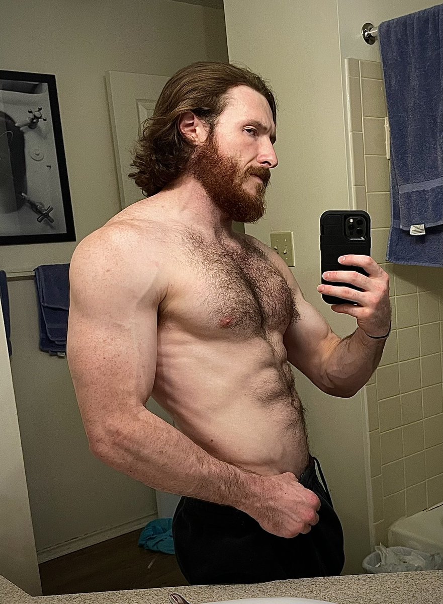 Beast_manmike's tweet photo. Been feeeeelin lots better and crushin these gym workouts💪🏼🐺

I’m catching up on a lot of things I need to do but I figured I’d post some SFW sexy post workout photos😜
RAHHHHHH👹 https://t.co/idUNkHGtil
