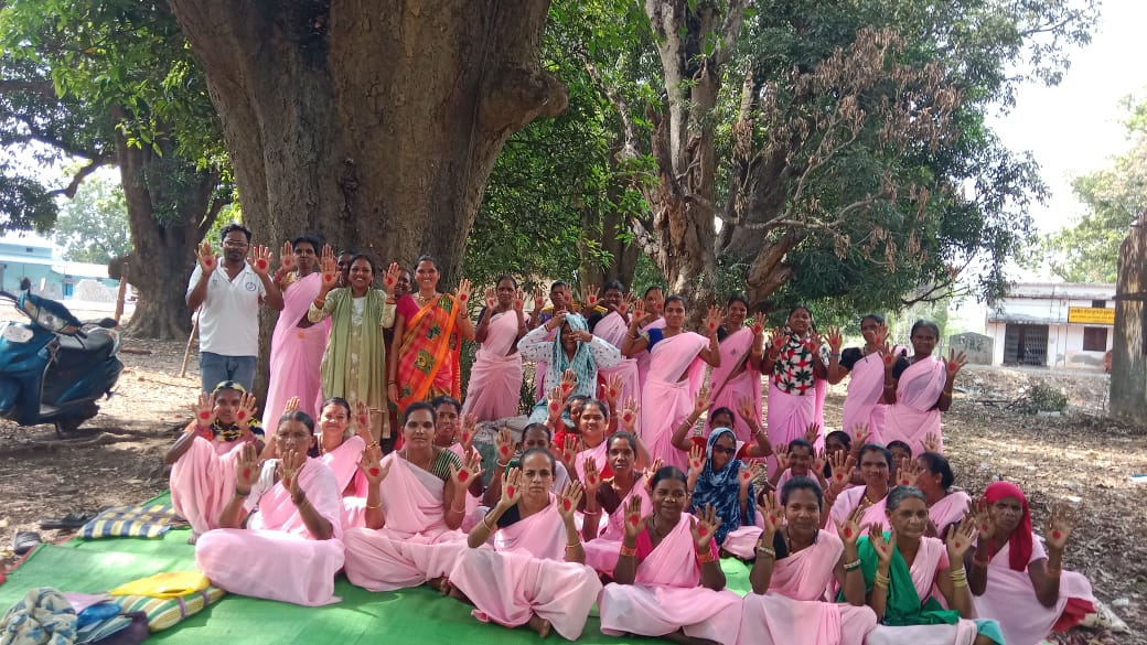 wcdbijapur's tweet photo. महिलाओं के स्वास्थ्य, सम्मान और जागरूकता को सशक्त बनाने की दिशा में मासिक धर्म स्वच्छता प्रबंधन (MHM) एक महत्वपूर्ण पहल है।
सुरक्षित स्वच्छता, सही जानकारी और सकारात्मक संवाद के माध्यम से महिलाओं को स्वस्थ एवं आत्मविश्वासी बनाने का प्रयास। 
#MHM #मासिक_धर्म_स्वच्छता https://t.co/Ks3OrjUfmm