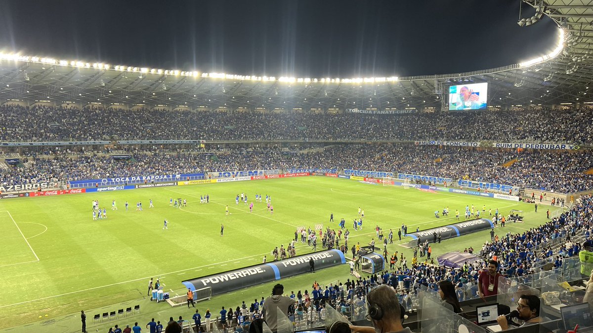 SebasDecker's tweet photo. Las diferencias fueron enormes e indisimulables esta noche.
Cruzeiro desnudó cuán agotado está el ciclo de Farías y la involución amarilla.

Insisto: debería ser un baile revelador para la hinchada de BSC. Los problemas nacen en la oficina y se reflejan en la cancha. https://t.co/VqmDQosIhC