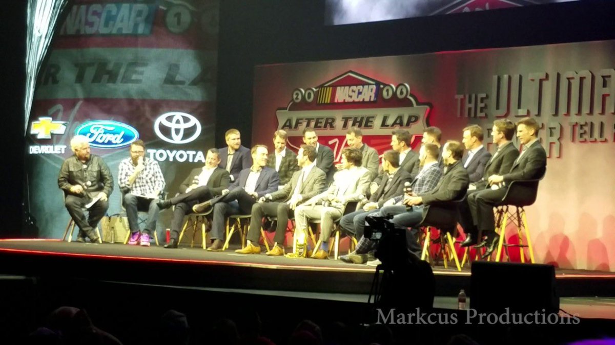 Blake_MMCS's tweet photo. Bring all of this back #NASCAR https://t.co/JgCvj9gw43