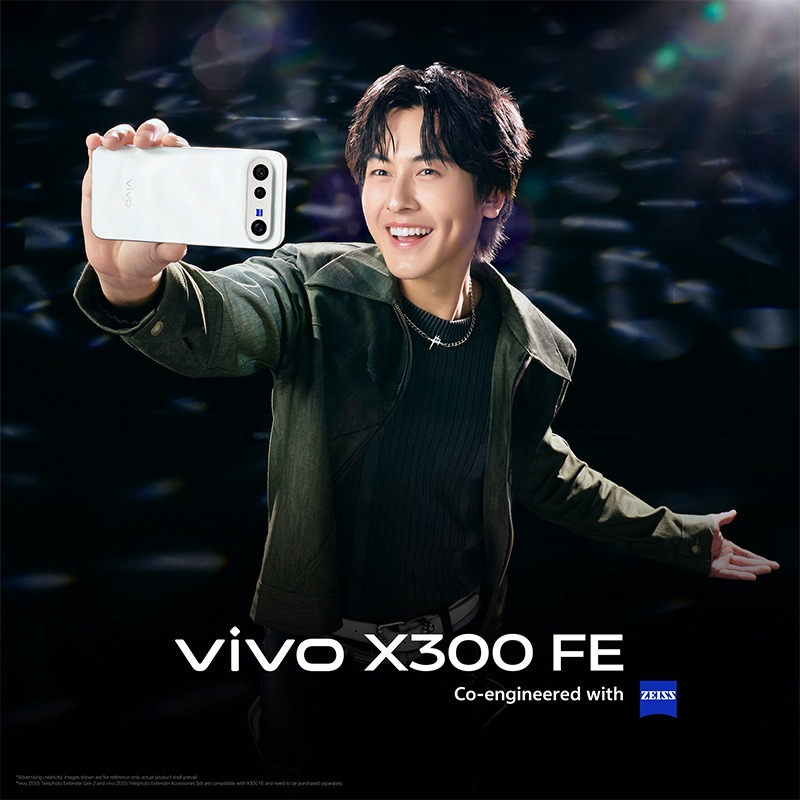 vivoThailand's tweet photo. เปล่งประกายในทุกมุมมอง กับ vivo X300 FE สี Glow White  

และก้าวข้ามขีดจำกัดแห่งการซูม ไปกับ “กร” 🩷 ด้วย vivo ZEISS ชุดเลนส์เสริม Gen 2 ระยะซูม 200mm ซูมระยะไหน ก้เอาอยู่ทุกเทค 

เริ่มต้นที่ 27,999.-