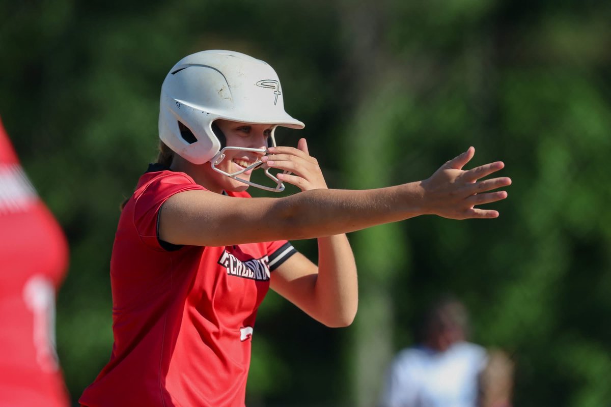bradleyevans21's tweet photo. After a tough loss during HS Regional play, my sophomore season has come to an end. Playing with these girls has been a blast. However, I am ready to get back with @fplatinumshiff to start the summer off strong! 
Batting Stats:
AVG: .385
OPS: 1.1188
H: 25
HR: 4 💣
RBI: 23
SB: 12 https://t.co/CF3fSYb5QU