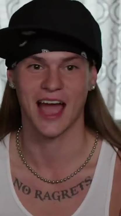 KyleLVise1's tweet photo. Theo Von + Riff Raff = https://t.co/zpsSKg5Sms