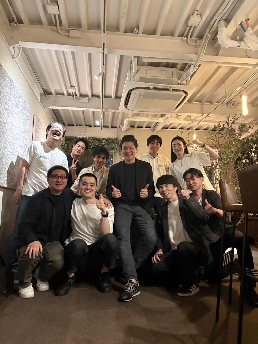 tanketanke's tweet photo. 5月から始まったAI経営者コミュニティ、初めてのオフライン会やりました！

ガラパゴスのAI活用を赤裸々にお話した後に、AIに関するめっちゃ深い議論もできたし、経営の話もできるし、毎週1時間4名のチームがオンラインで集まって直近やったAIの事をシェアしてぐんぐんAI使えるようになってサイコー！ https://t.co/4OoLv5GgHo