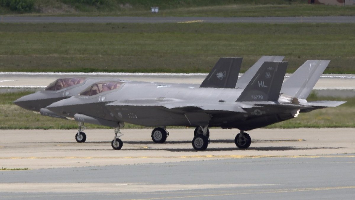 midnigft's tweet photo. 2026.05.29 米軍F-35と空自F-35の珍しい絡み https://t.co/frPS5NfugN